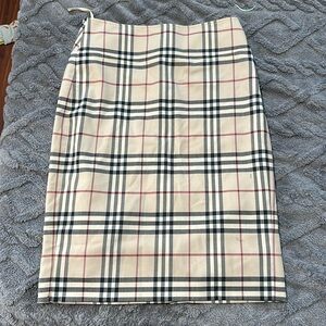 Burberry women’s size 8 skirt